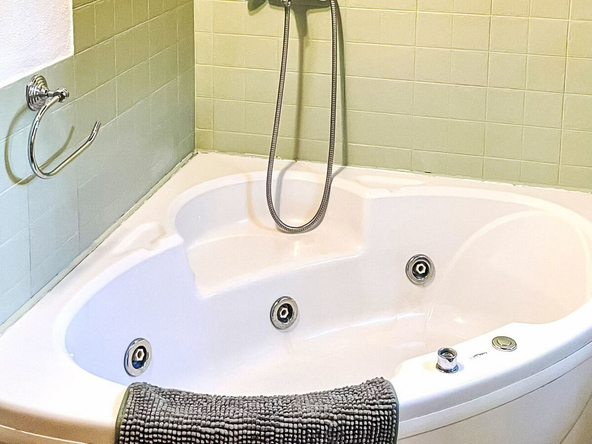 Cocineta à Fuentes de Cesna, gîte avec jardin et jacuzzi - Photo 11