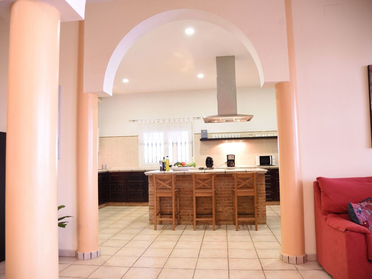 Finca Chalet Bellavista – 550 m² avec piscine à Lora del Río - Photo 4