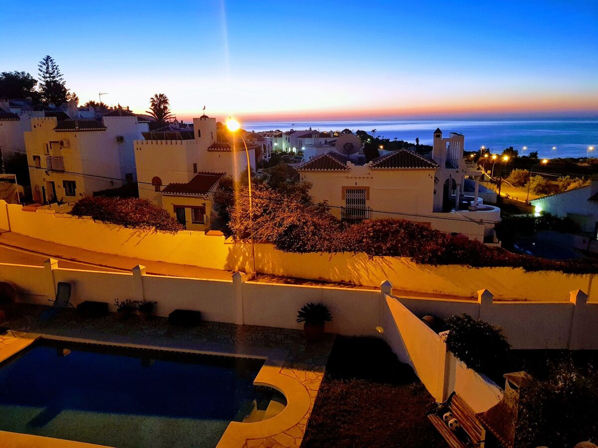Villa 3 chambres avec piscine et jacuzzi à Nerja - Photo 4