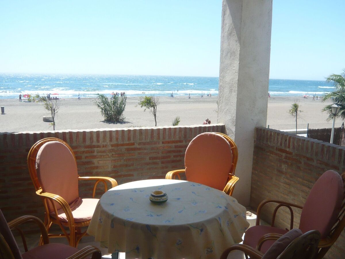 Appartement en bord de mer à Torrox Costa, piscine couverte chauffée - Photo 1