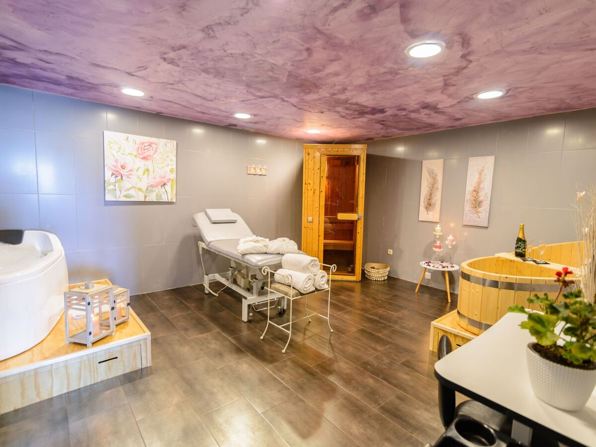 Maison 20 pers. à Los Romanes – spa, sauna et jacuzzi extérieur - Photo 24