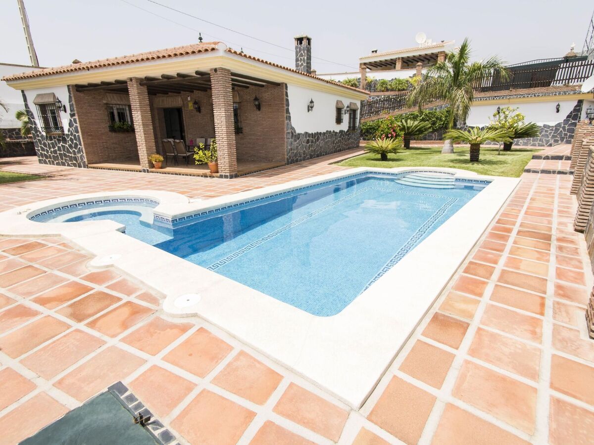 Angelyn, maison 3 chambres avec jacuzzi à Frigiliana - Photo 1