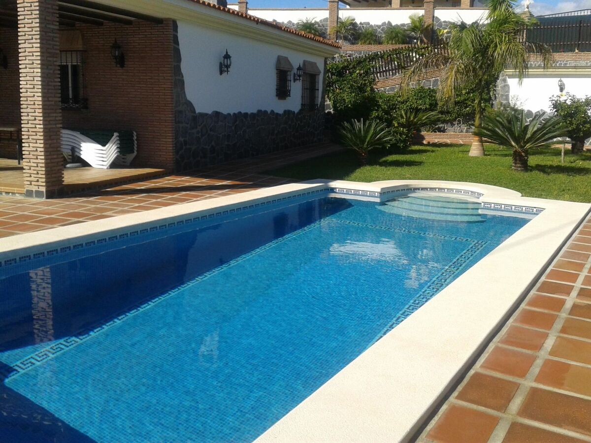 Angelyn, maison 3 chambres avec jacuzzi à Frigiliana - Photo 3