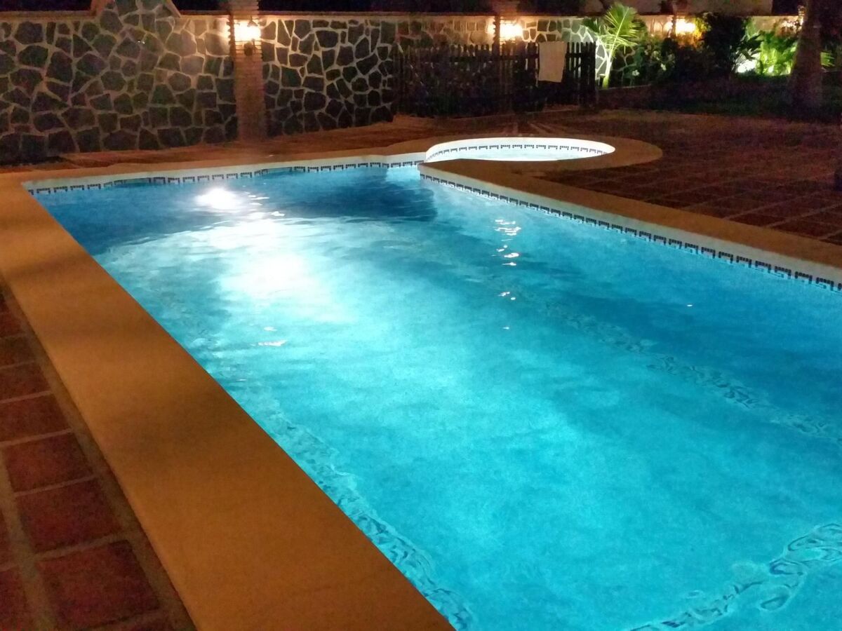 Angelyn, maison 3 chambres avec jacuzzi à Frigiliana - Photo 9