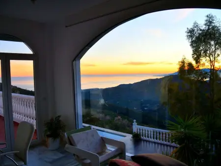 Villa Axarquia à Moclinejo, vue mer et piscine chauffée - Photo 2
