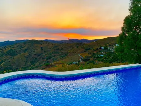 Villa Axarquia à Moclinejo, vue mer et piscine chauffée - Photo 7
