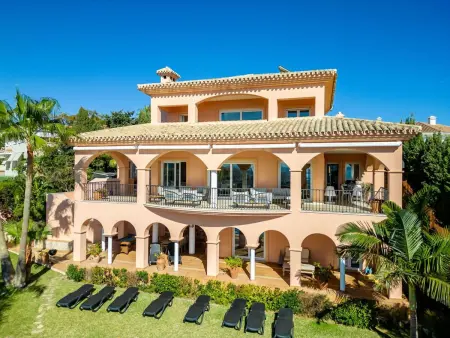 Luxuriöse Villa mit beheiztem Pool und Whirlpool - Photo 4