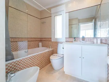 Luxuriöse Villa mit beheiztem Pool und Whirlpool - Photo 23