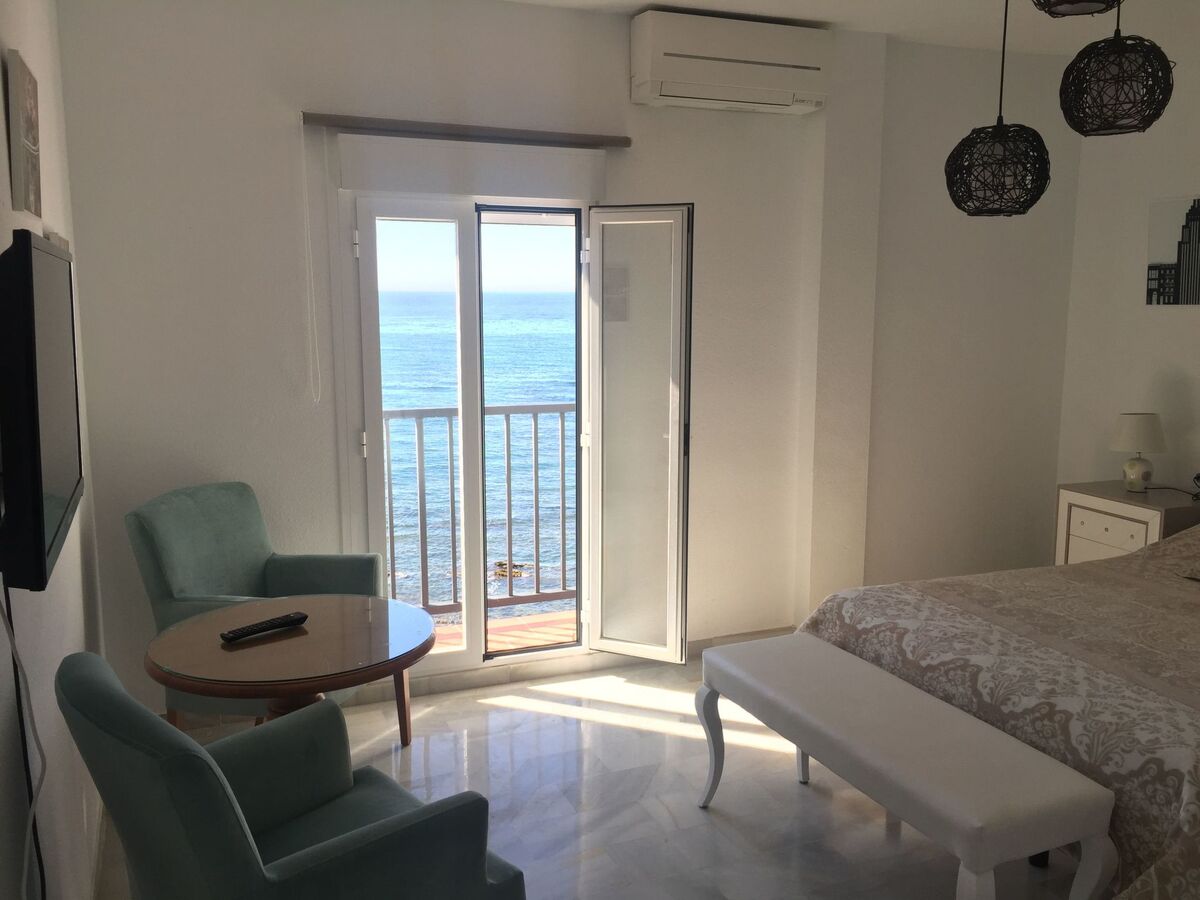 Appartement face mer à Mijas Costa, terrasse meublée - Photo 12