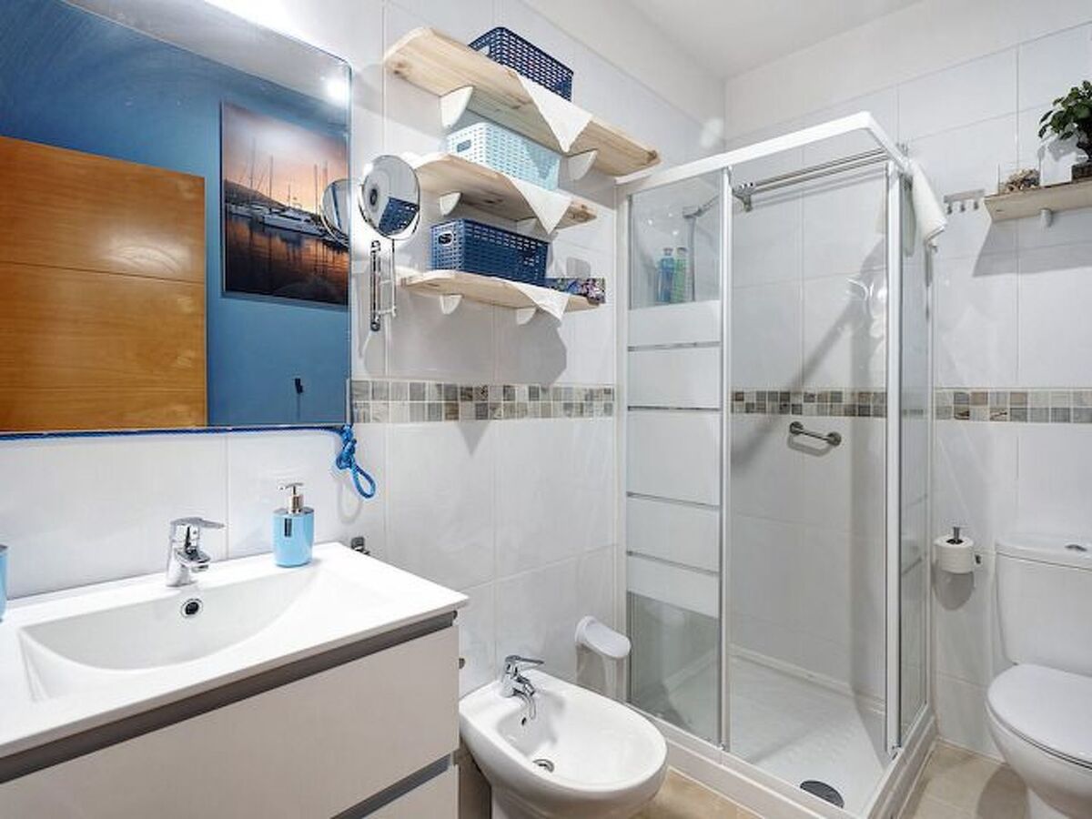 Appartement vue mer à Los Abrigos, accès direct piscine naturelle - Photo 10
