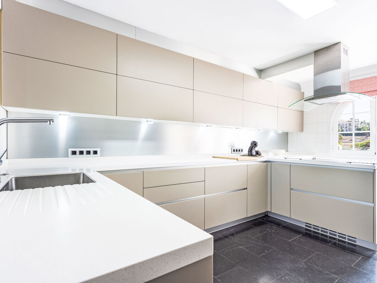 Penthouse Prime Rosaleda, piscine privée chauffée - Photo 23