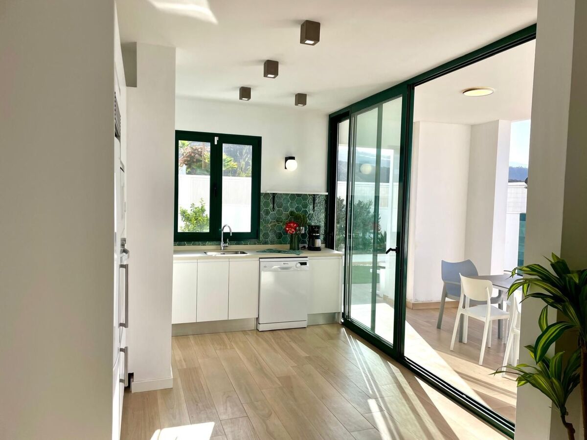Appartement Lilias Home – piscine privée à 900 m de la plage - Photo 8