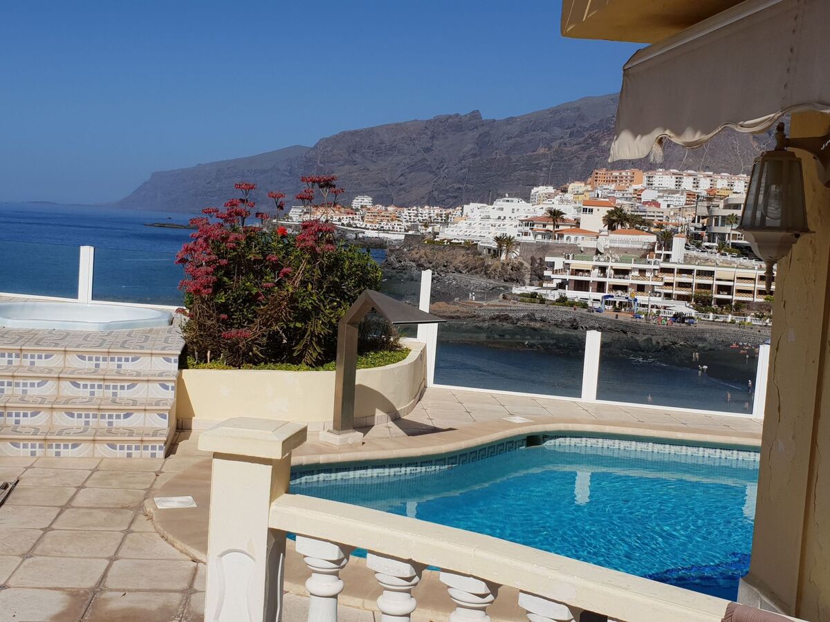 Bungalow avec piscine chauffée face aux falaises de Los Gigantes - Photo 4