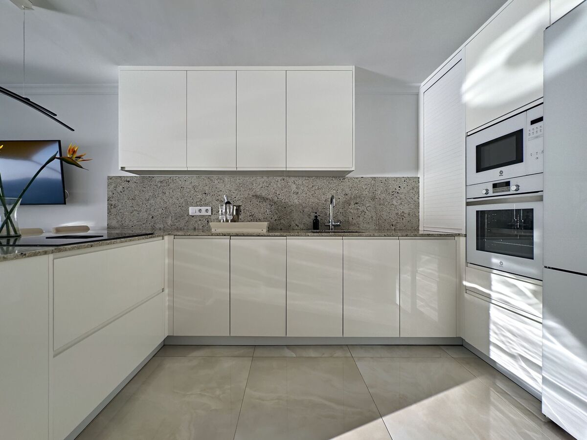 Appartement Seaside Serenity – vue mer, plage à 30 m, 10e étage - Photo 9
