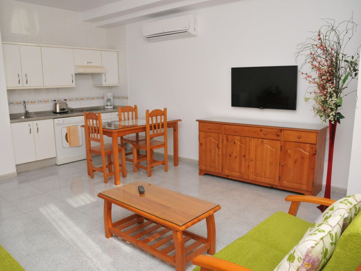 1-Chambre Apartment à Vecindario avec Climatisation - Photo 3