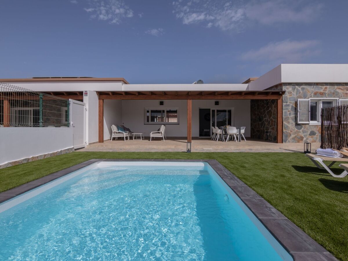 Villa Erbania – Maison moderne avec piscine à La Oliva - Photo 3