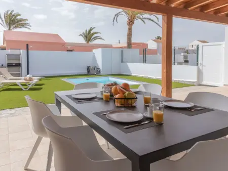 Villa Erbania – Maison moderne avec piscine à La Oliva : photo 8