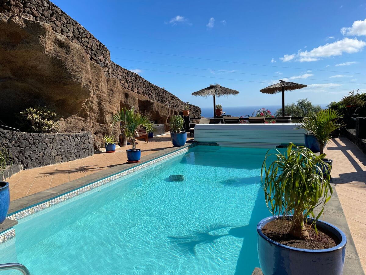 Maison troglodyte à La Asomada – piscine chauffée vue mer - Photo 10
