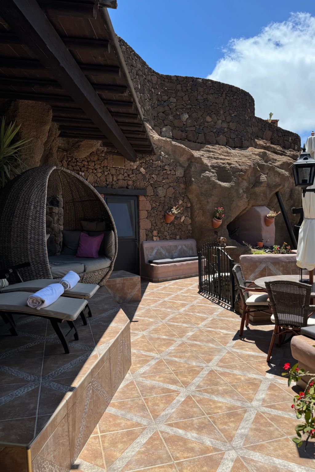 Maison-grotte volcanique à Lanzarote, piscine chauffée vue mer - Photo 13