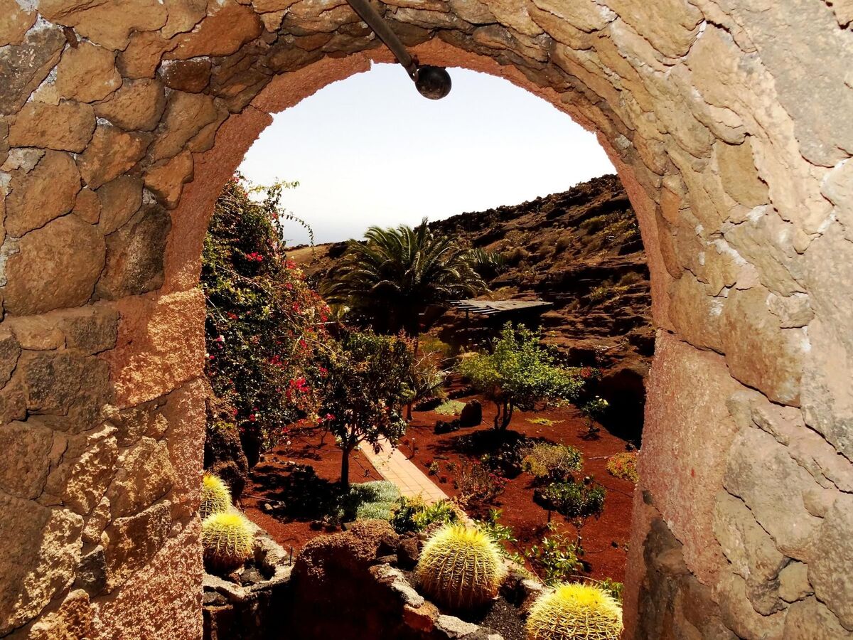 Maison-grotte volcanique à Lanzarote, piscine chauffée vue mer - Photo 35