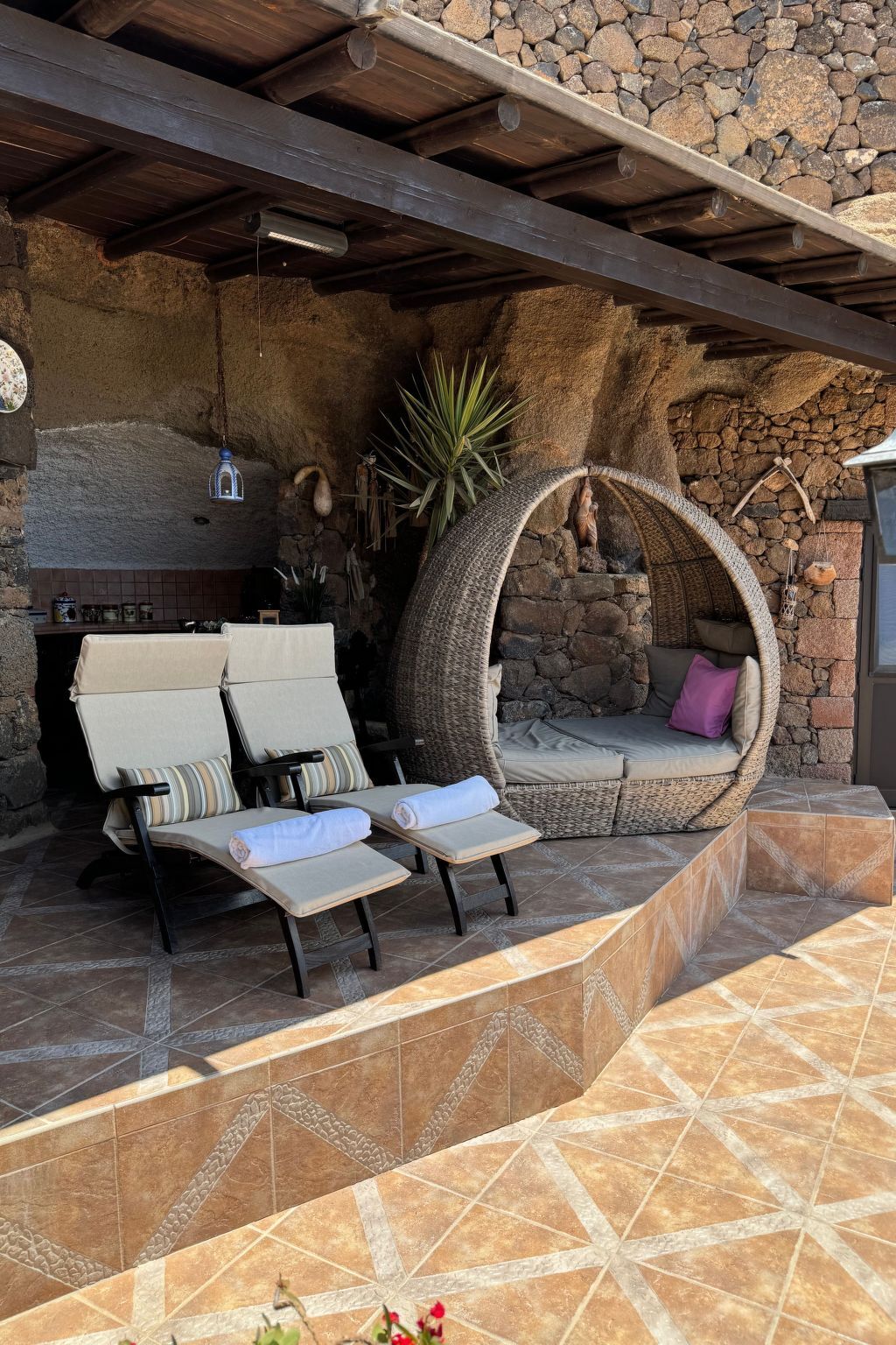Maison-grotte volcanique à Lanzarote, piscine chauffée vue mer - Photo 48