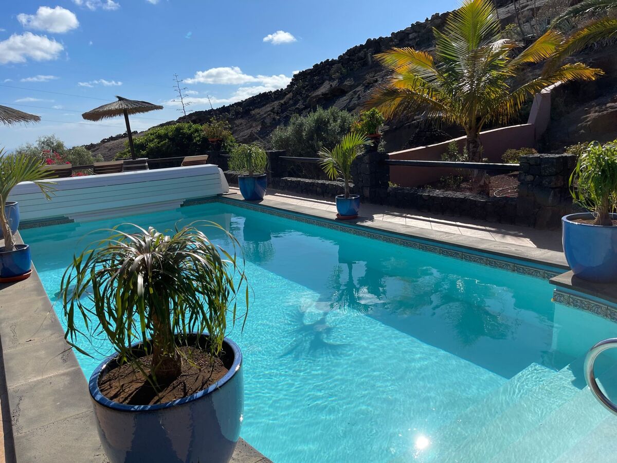 Maison-grotte volcanique à Lanzarote, piscine chauffée vue mer - Photo 64