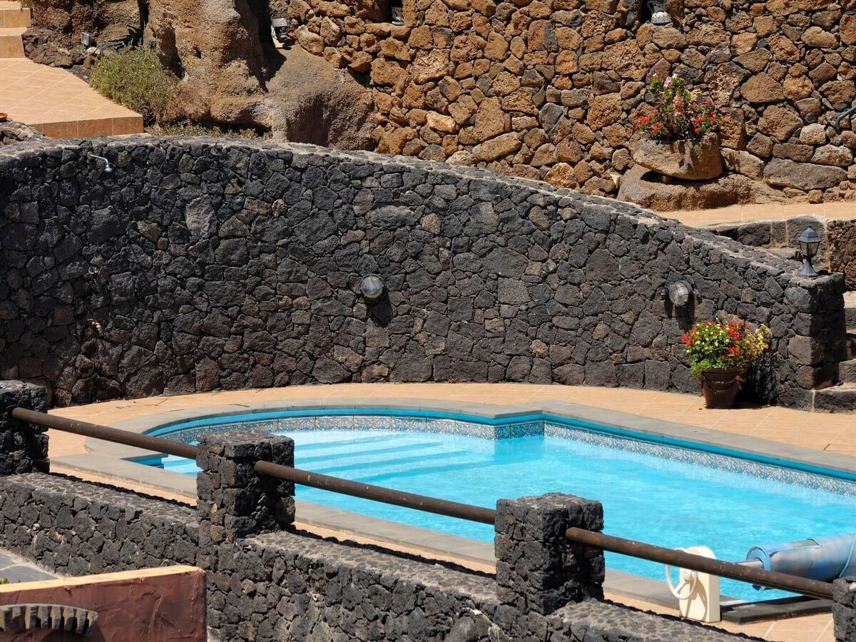 Maison-grotte volcanique à Lanzarote, piscine chauffée vue mer - Photo 76