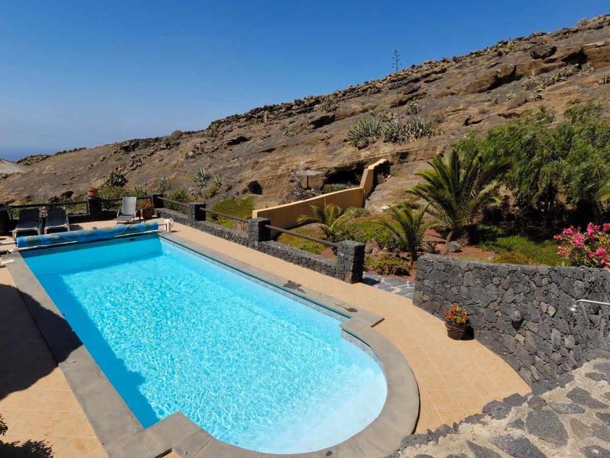Maison-grotte volcanique à Lanzarote, piscine chauffée vue mer - Photo 77