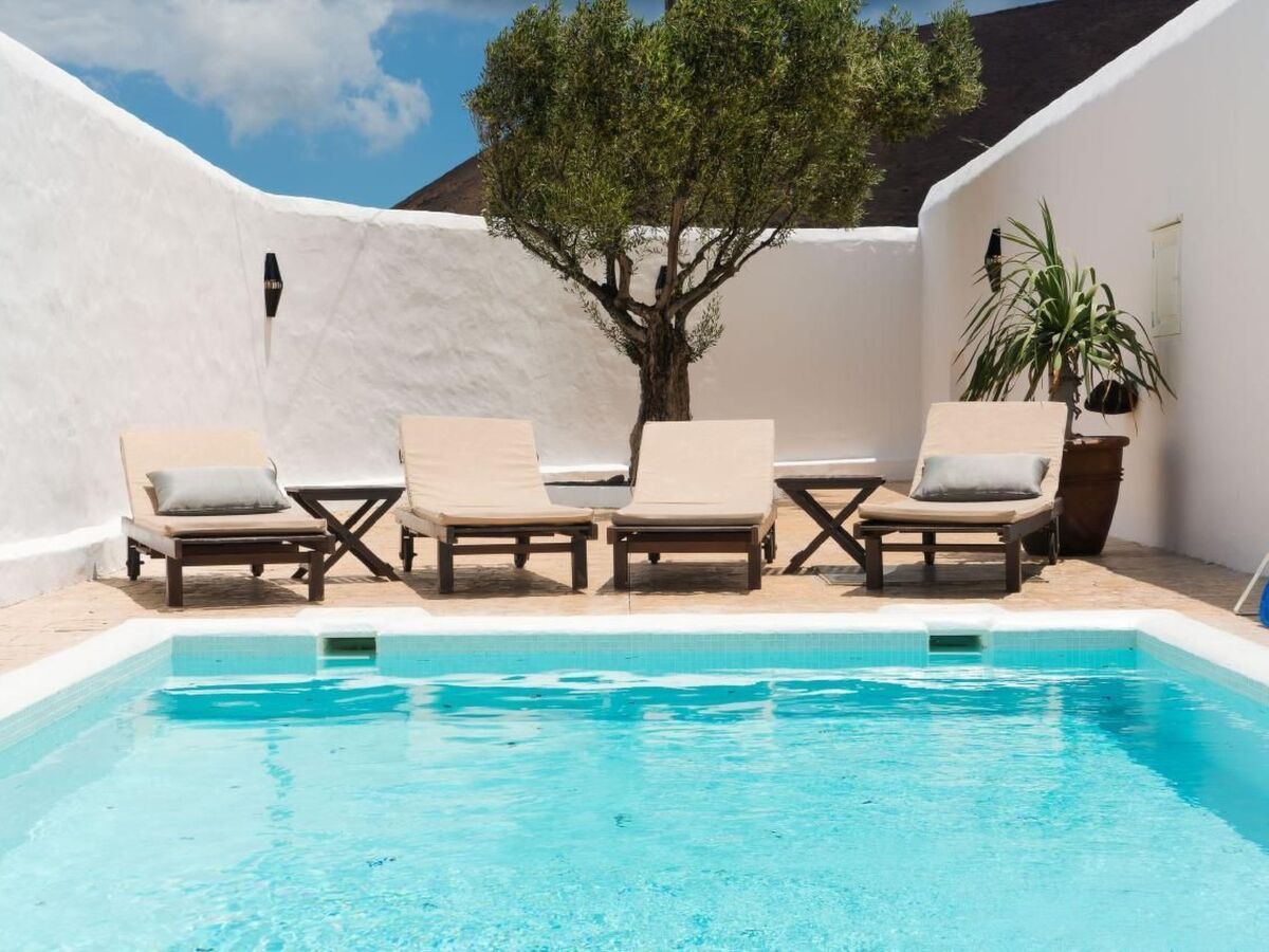 Ferme de 1803 rénovée avec piscine chauffée à Guatiza - Photo 1