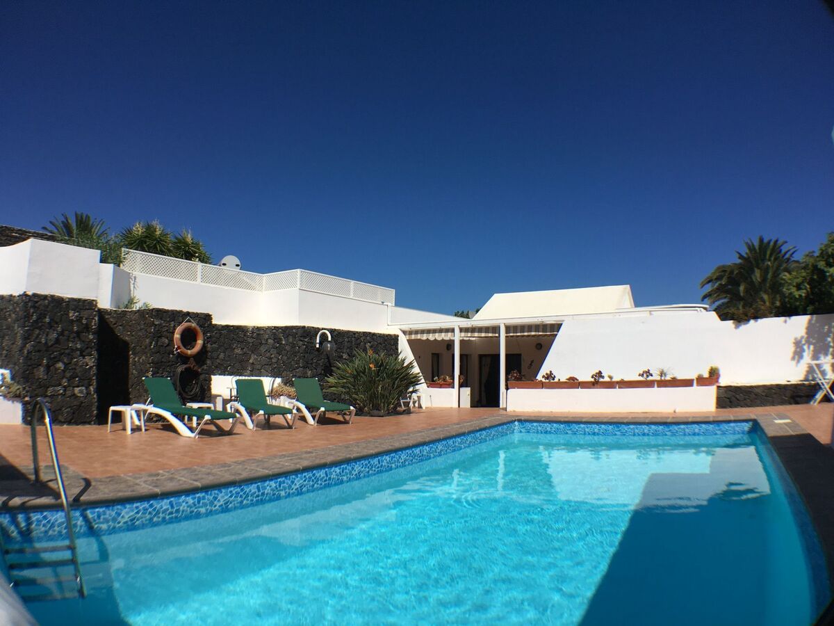 Maison 4 chambres Costa Teguise, piscine privée chauffée - Photo 7