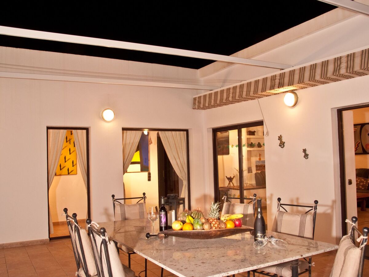 Maison 4 chambres Costa Teguise, piscine privée chauffée - Photo 10