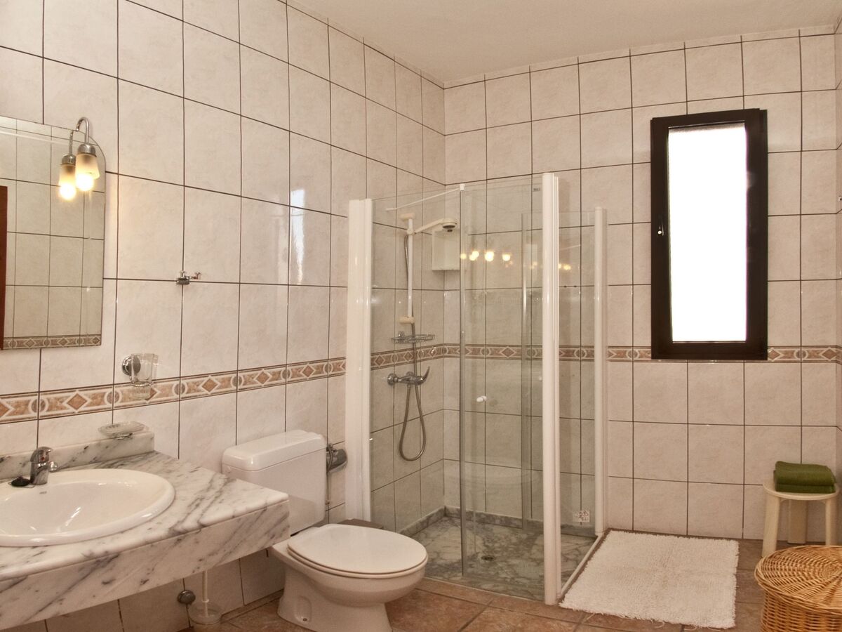 Maison 4 chambres Costa Teguise, piscine privée chauffée - Photo 21