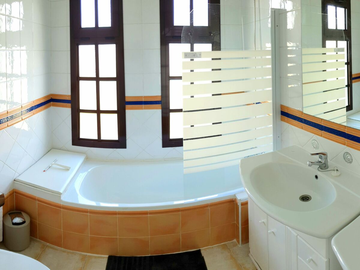 Villa Meerblick Tías - 5 chambres, piscine & vue mer - Photo 32