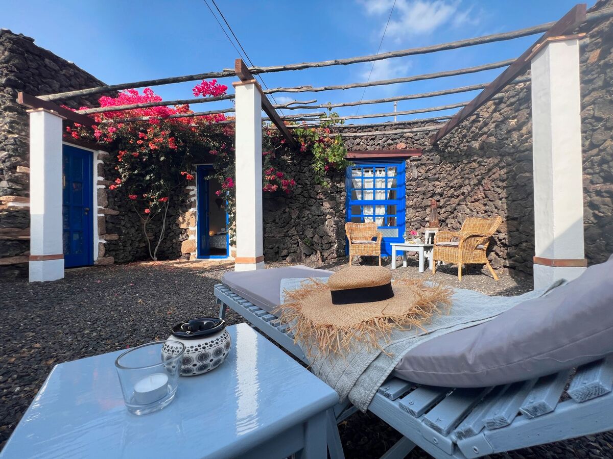 Finca Yazmina – Maison en pierre de lave à Uga, Lanzarote - Photo 1