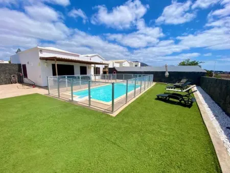 Location maison à Playa Blanca, Villa Abuelo Paco - Privater beheizter Pool