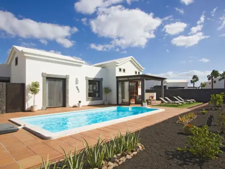 Location maison à Playa Blanca, Charmantes Ferienhaus in Yaiza mit Privatem Pool