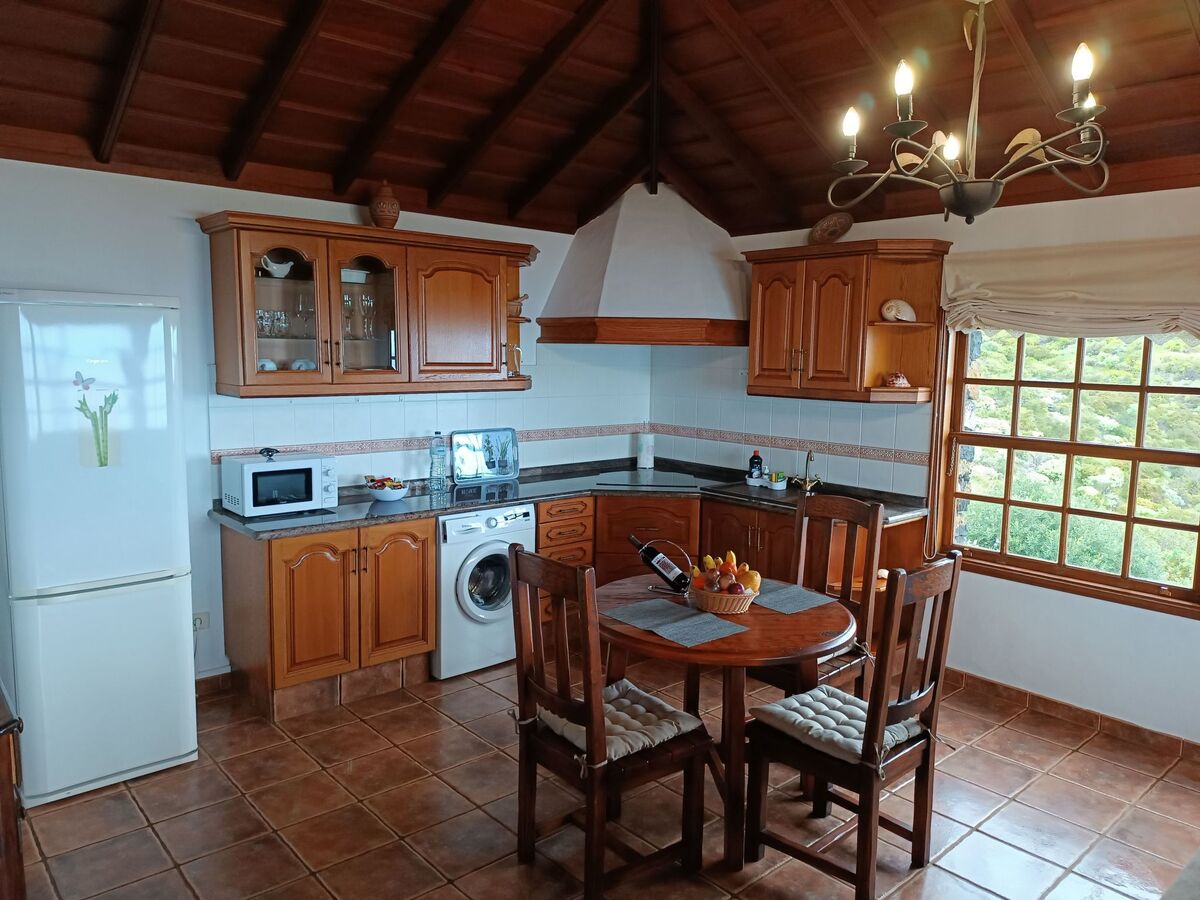 Maison isolée à Lodero, 195 m d'altitude, vue mer et montagne - Photo 7