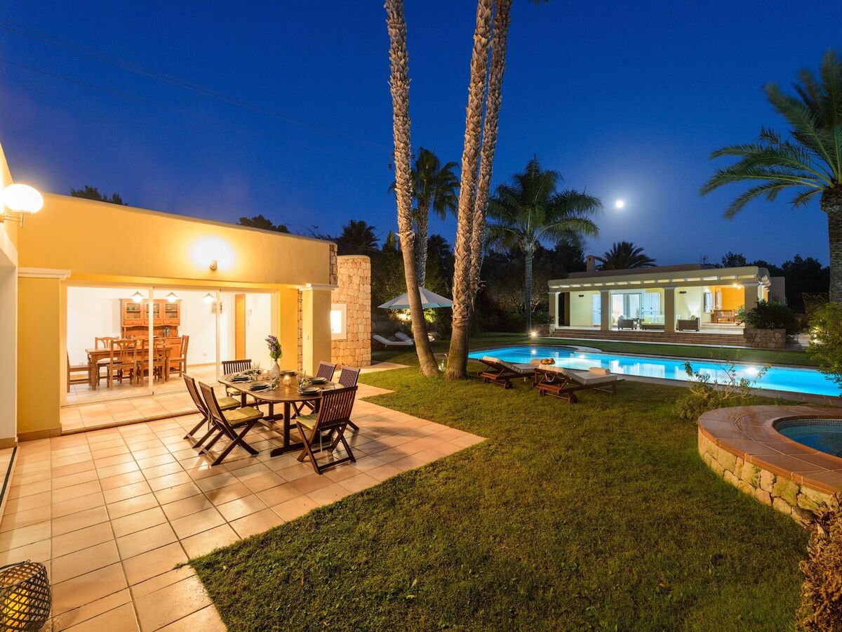 Villa Belvedere à Ibiza – piscine chauffée et 2 jacuzzis - Photo 3