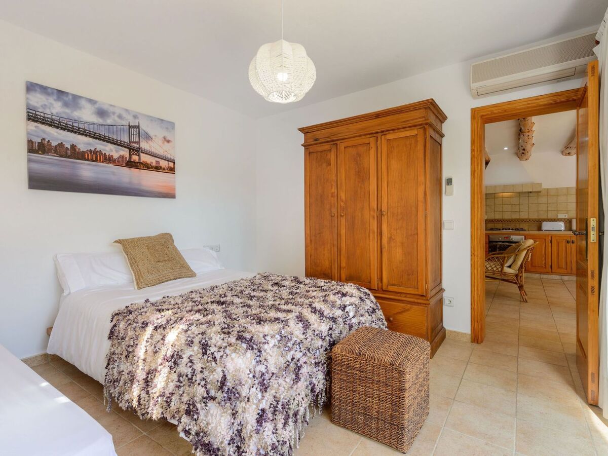 Villa Belvedere à Ibiza – piscine chauffée et 2 jacuzzis - Photo 11