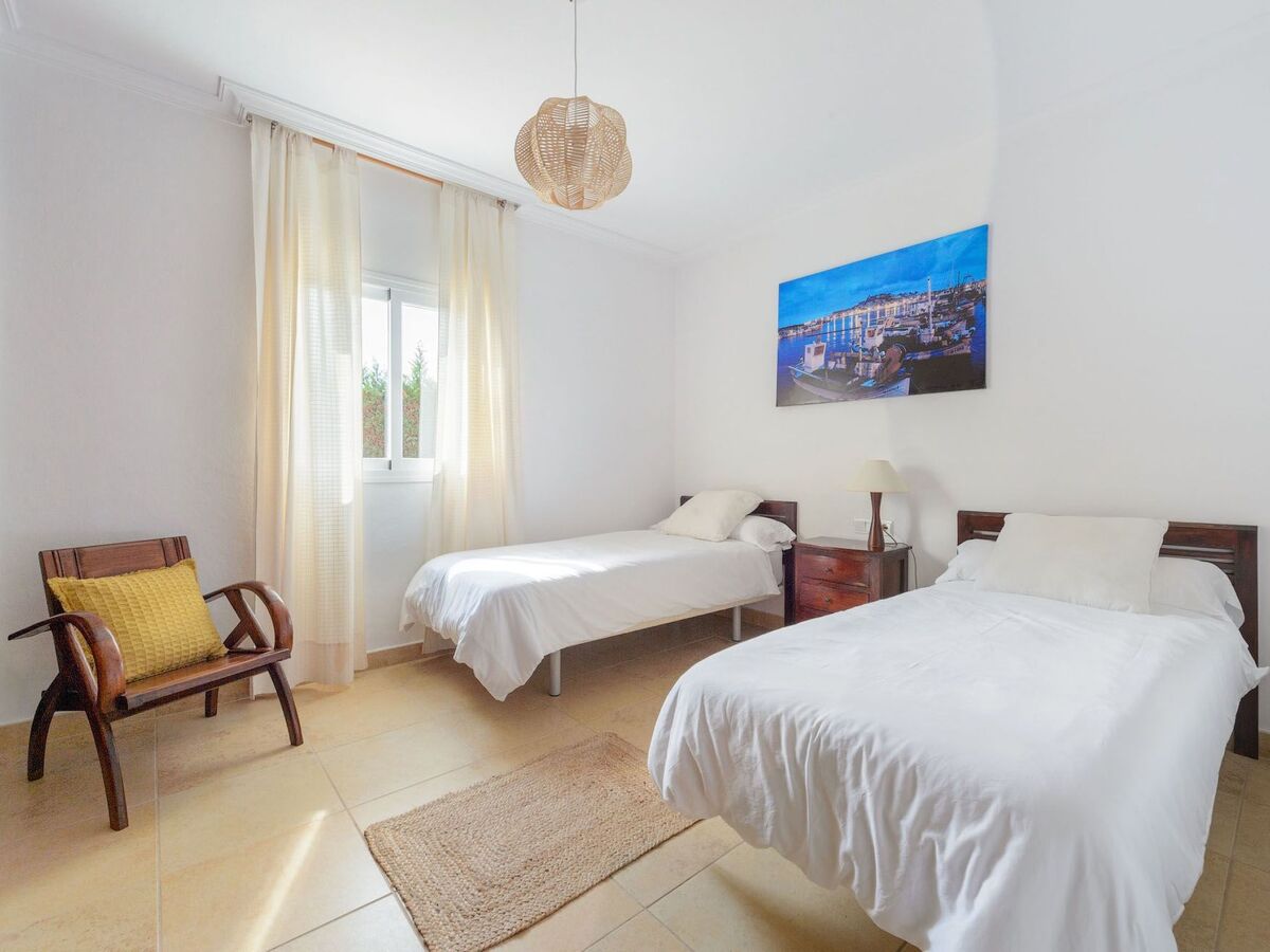 Villa Belvedere à Ibiza – piscine chauffée et 2 jacuzzis - Photo 23