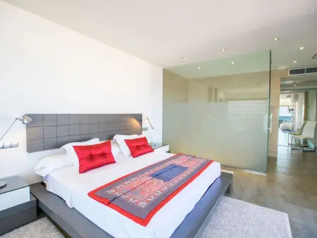 Maison vue mer avec piscine intérieure à Son Serra de Marina : photo 4