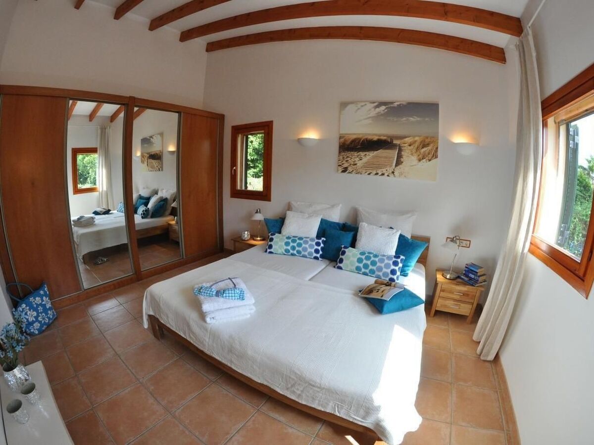 Villa avec piscine 8x4m et jardin à Crestatx - Photo 10