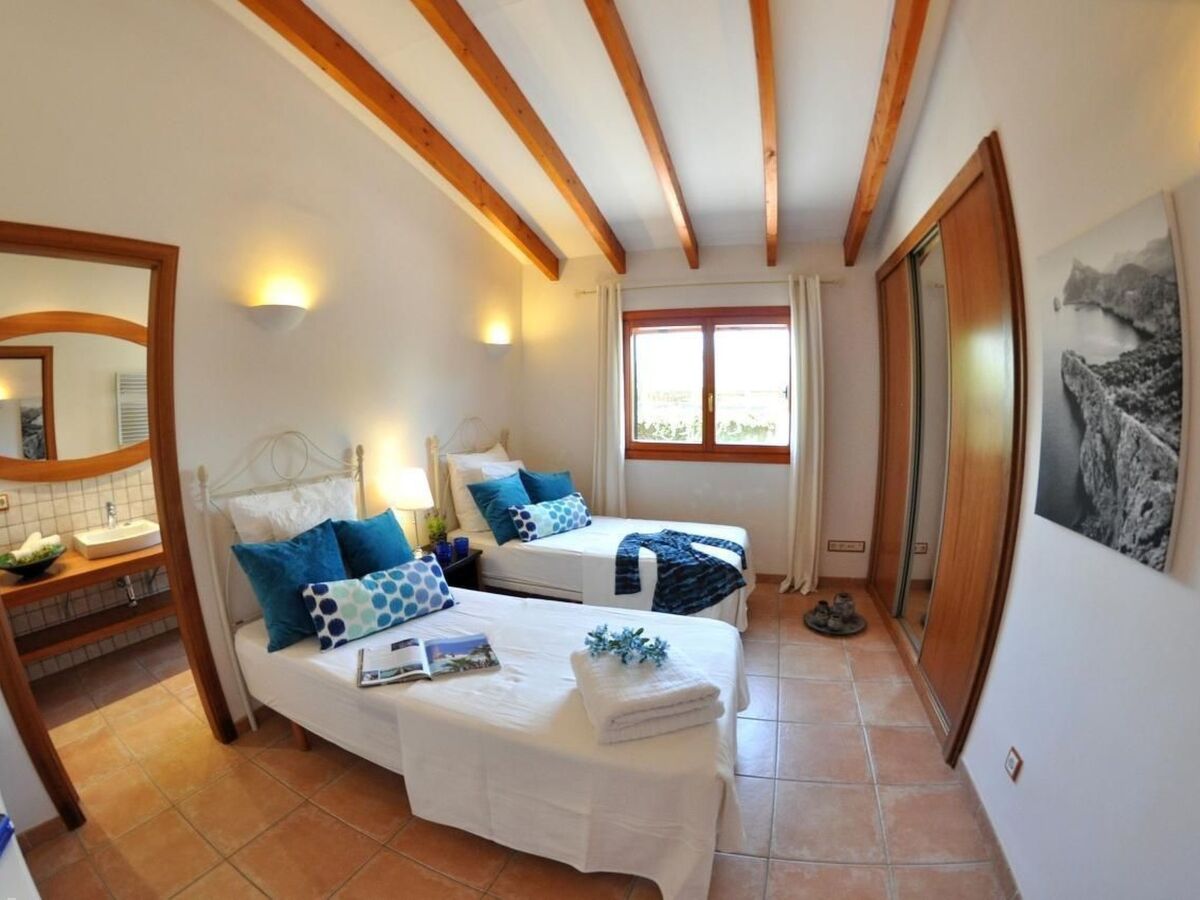 Villa avec piscine 8x4m et jardin à Crestatx - Photo 11