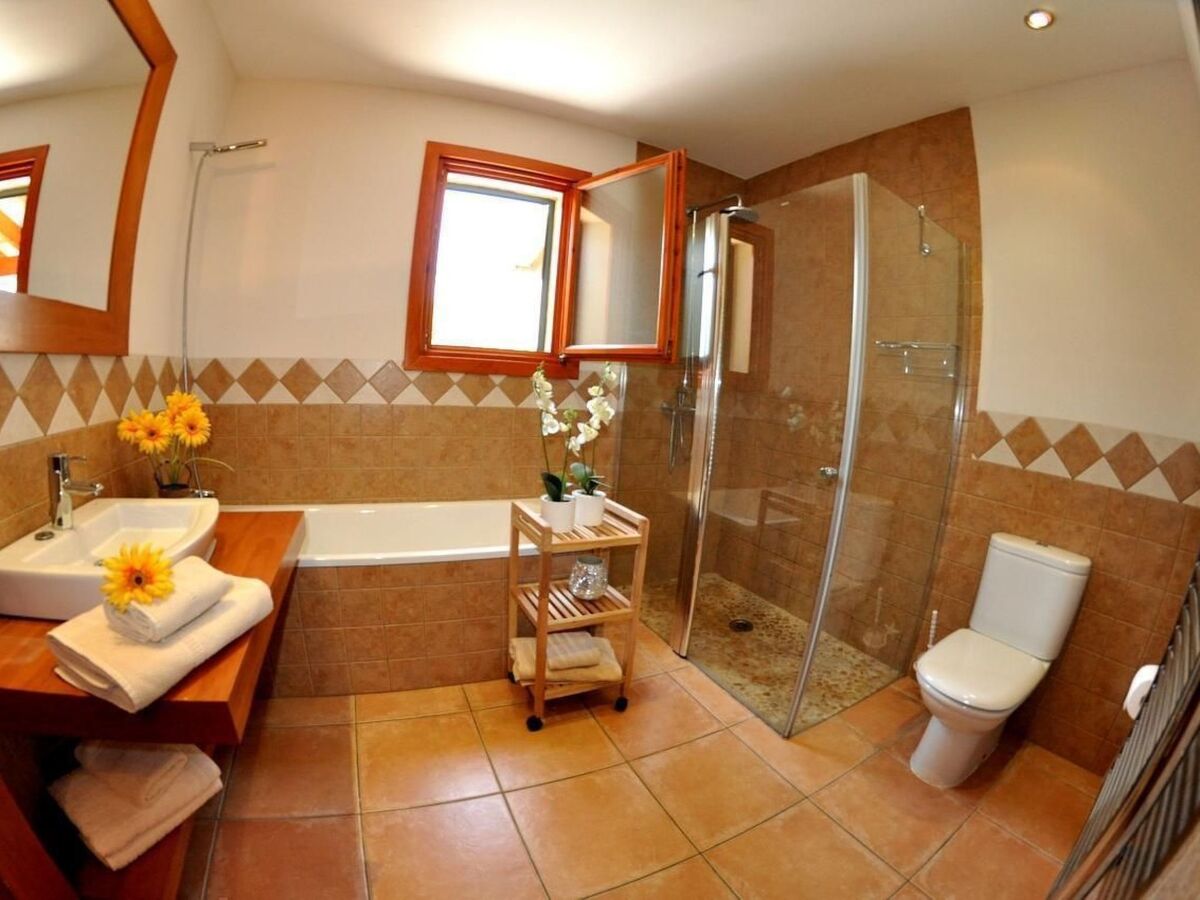 Villa avec piscine 8x4m et jardin à Crestatx - Photo 26