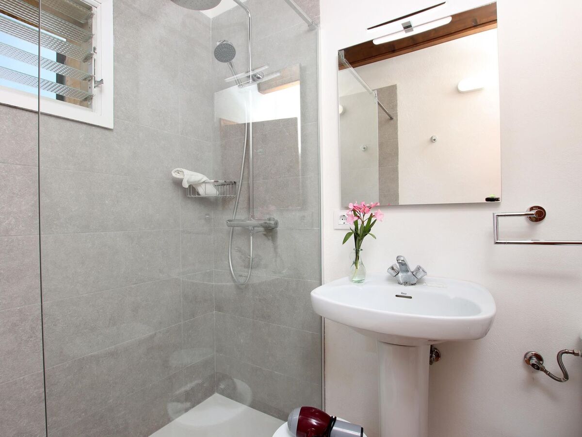 Joan – Maison 4 chambres avec piscine privée - Photo 14
