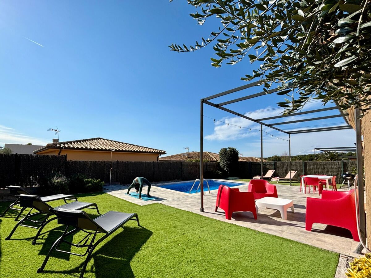 Maison de plain-pied avec piscine privée à L'Estartit - Photo 2