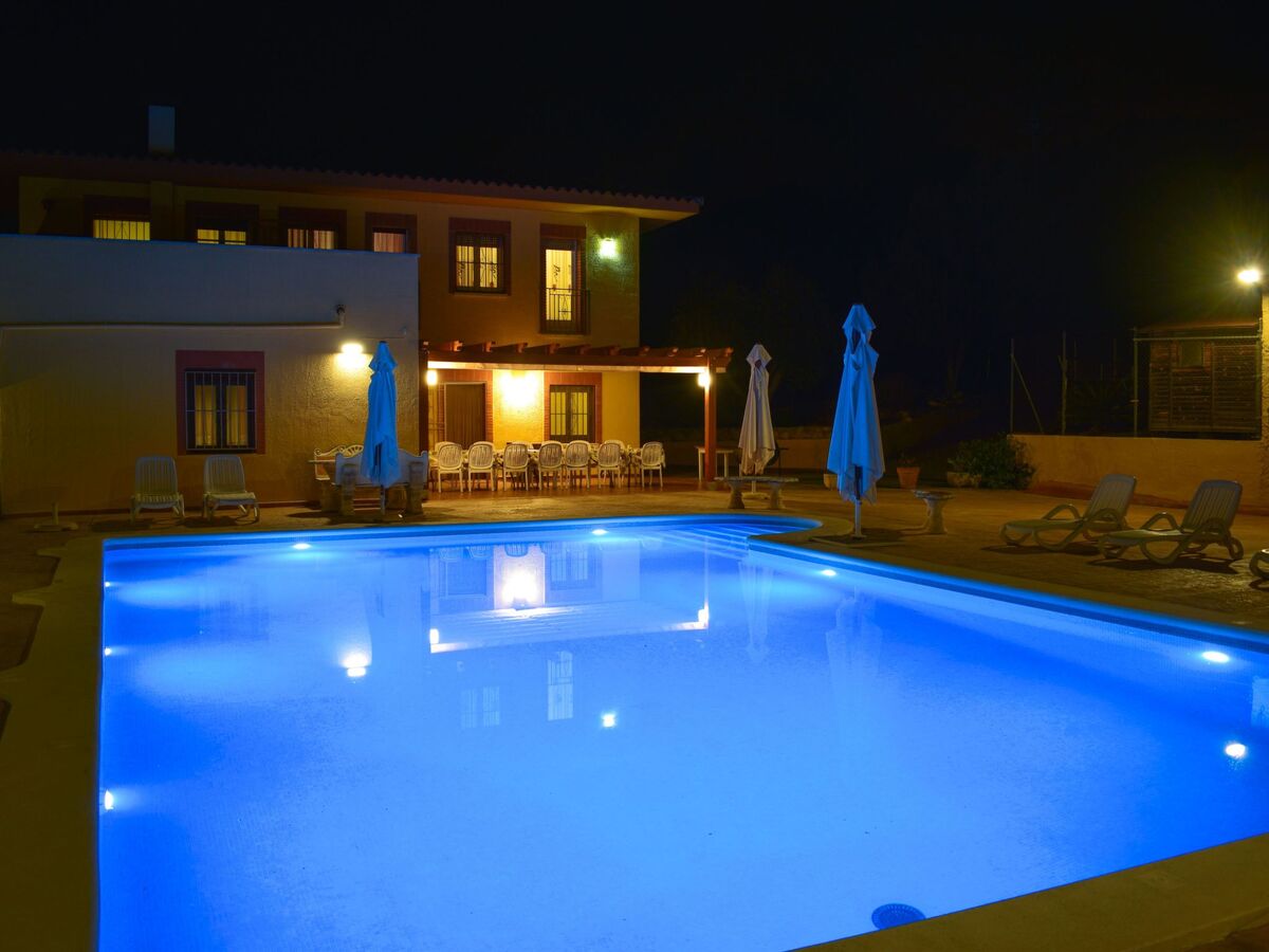 Maison 7 chambres avec piscine 12x7 m au parc naturel de Foix - Photo 10