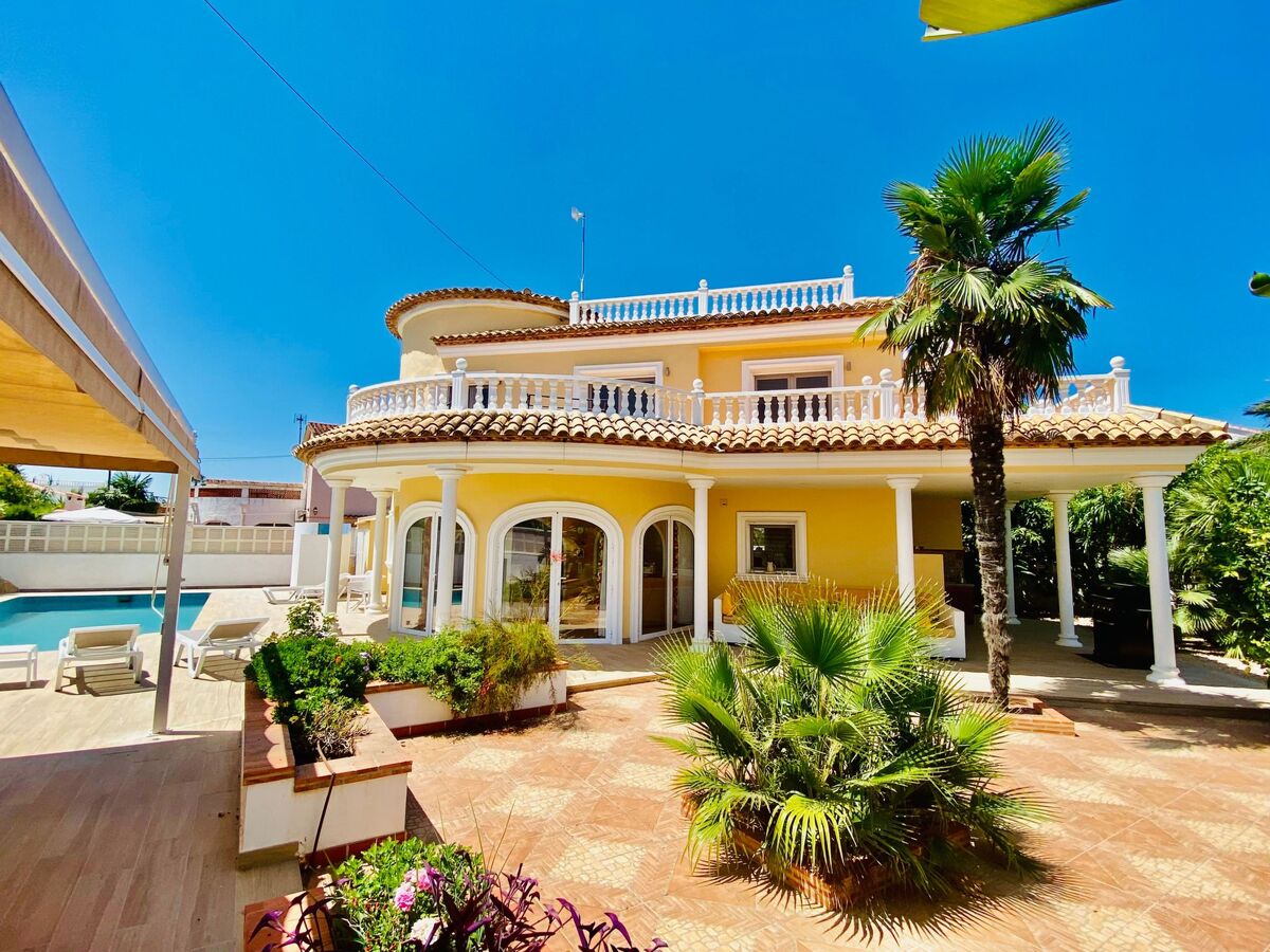 Villa Revoltes : maison 8 pers, piscine & terrasses panoramiques - Photo 2