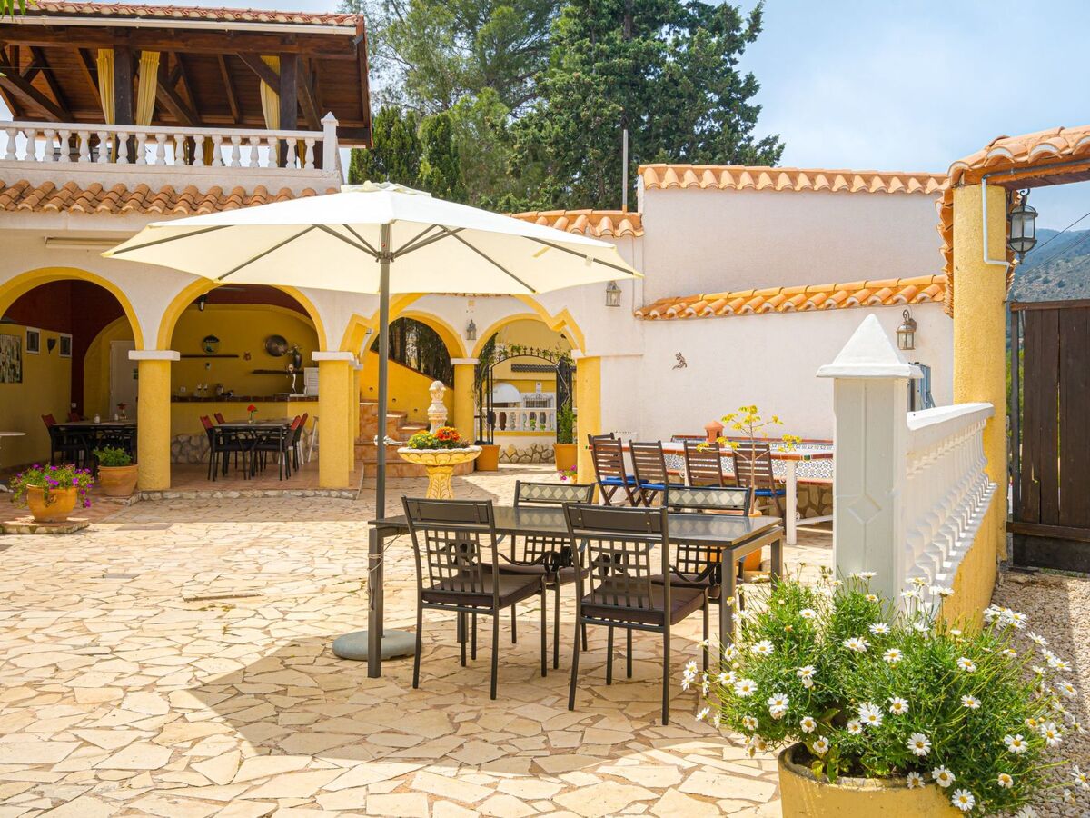 Finca Bilou – 5 chambres, piscine et jacuzzi privés à Aigües - Photo 3
