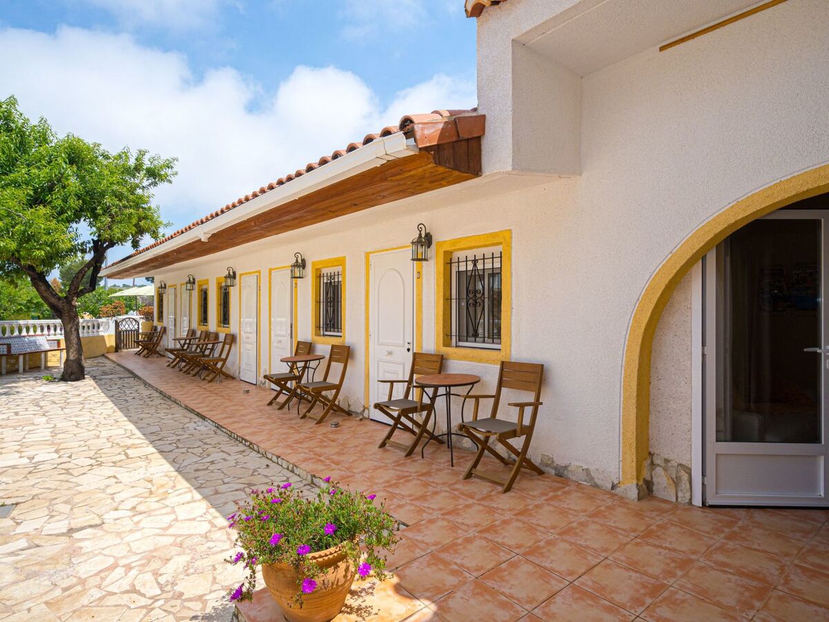Finca Bilou – 5 chambres, piscine et jacuzzi privés à Aigües - Photo 4